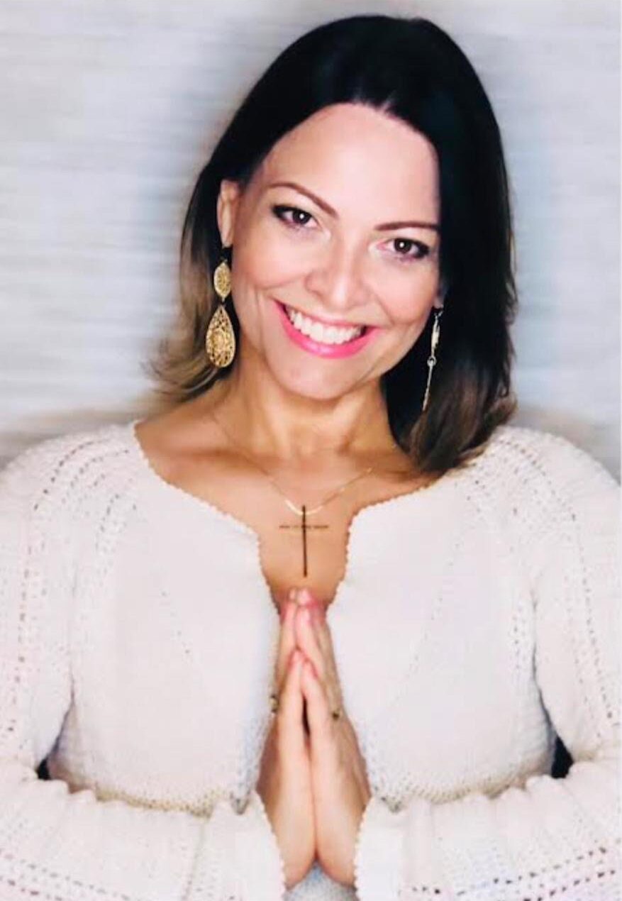 Eleise Paparoni — Fundadora da Essência MeditaCria